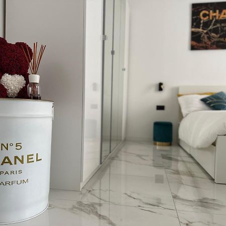 Maison Chanel Milan Extérieur photo